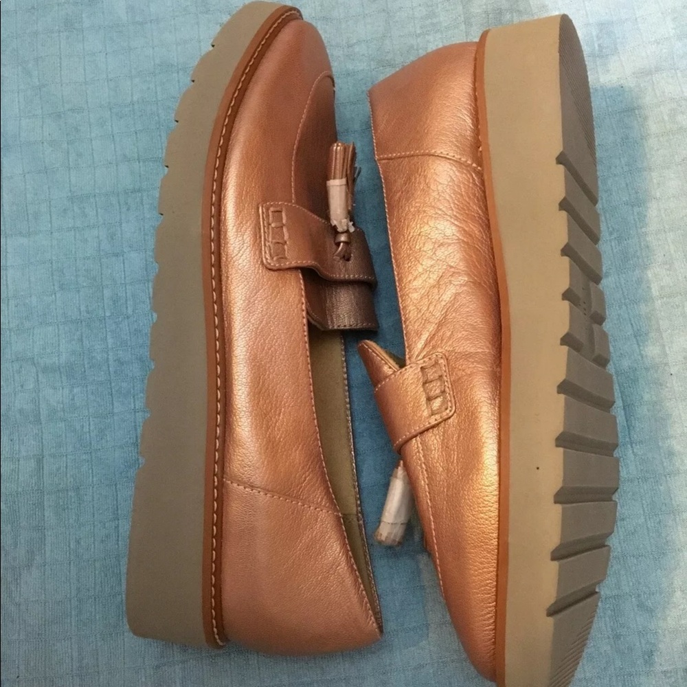 NATURALIZER AUGUST ROSE GOLD LOAFER SHOES . - Picture 4 of 8